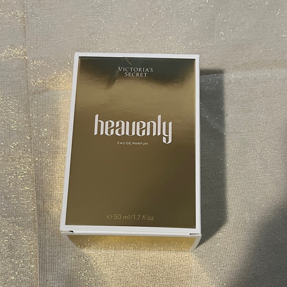 Brand New Victoria's Secret Heavenly Perfume in Gold Box